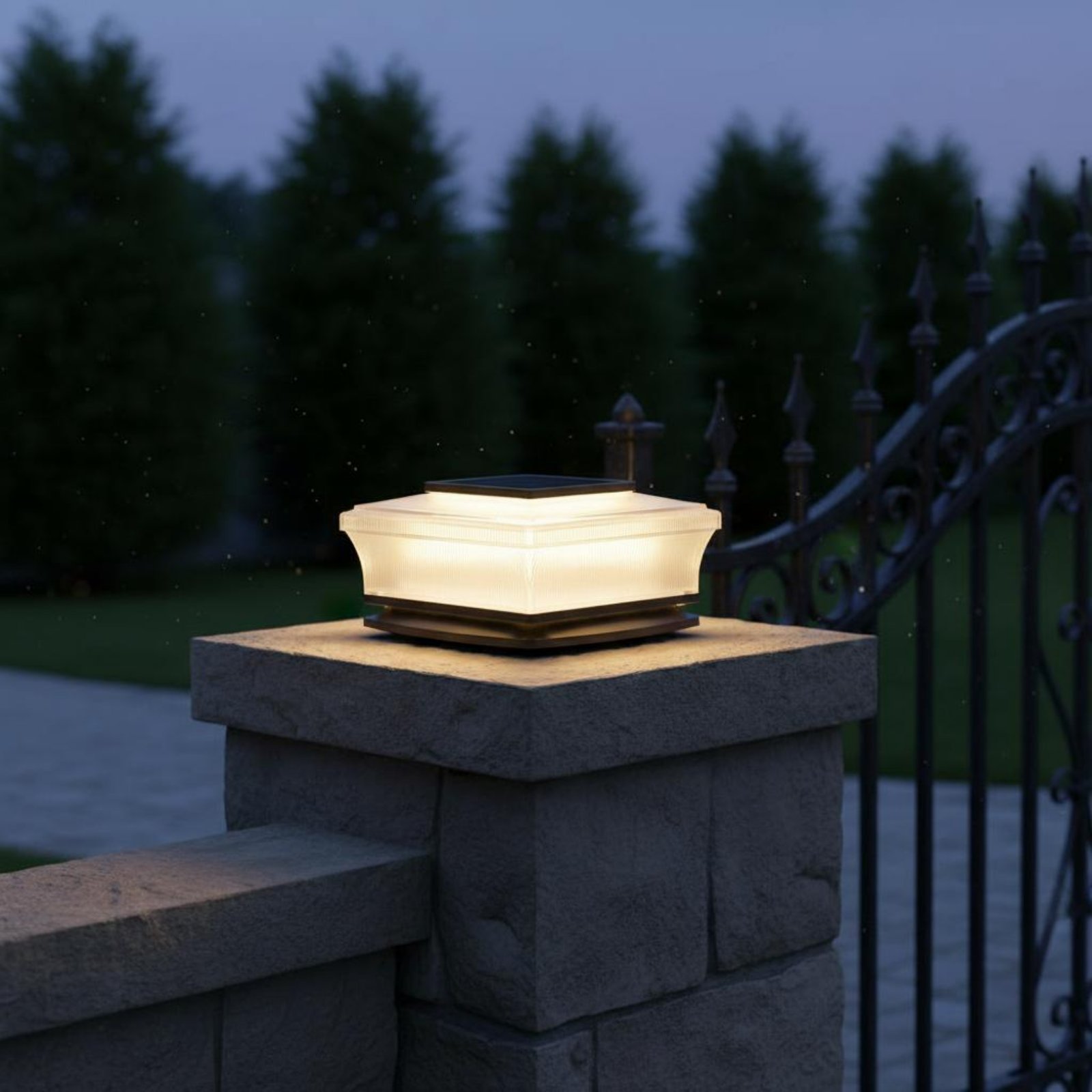 ソーラーポストキャップライト ワイヤレススクエアポストライト - Solar Garden Light のレビューと価格