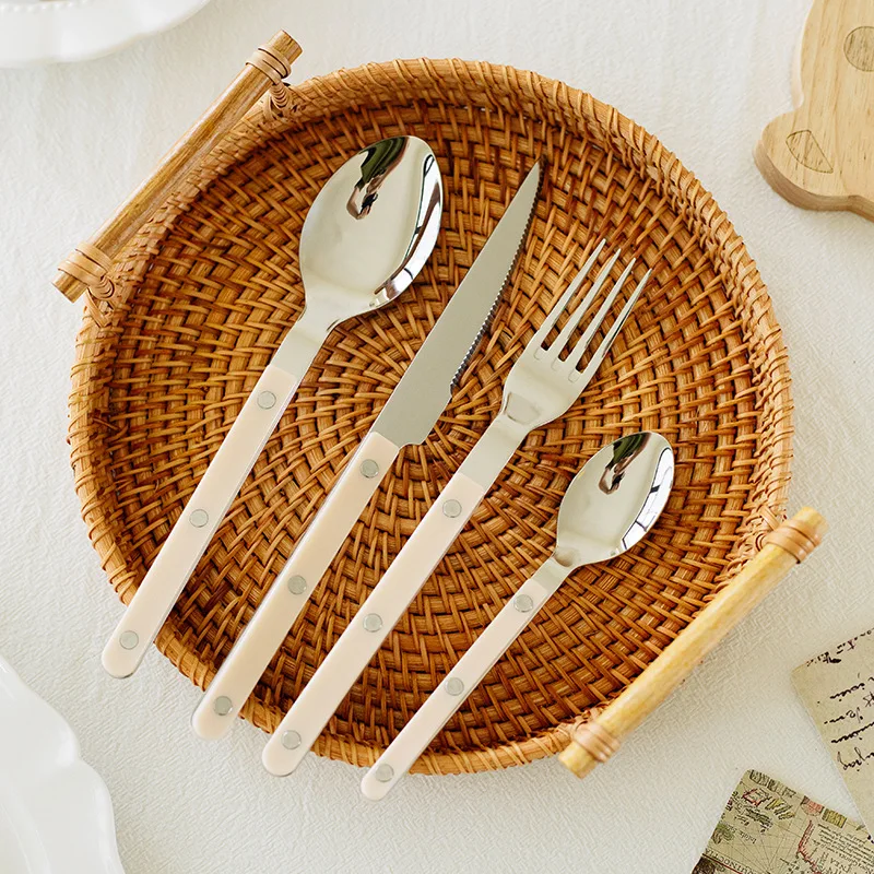 24 個フランススタイルファッションカトラリーセット 18/ - Bamboo Cutlery のレビューと価格